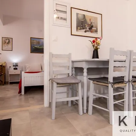 Casa Bianca And Giota's Central Apartment, Two Apartments! * Argostoli (Kefalonia)