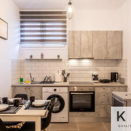 Casa Bianca And Giota's Central Apartment, Two Apartments! * Argostoli (Kefalonia)
