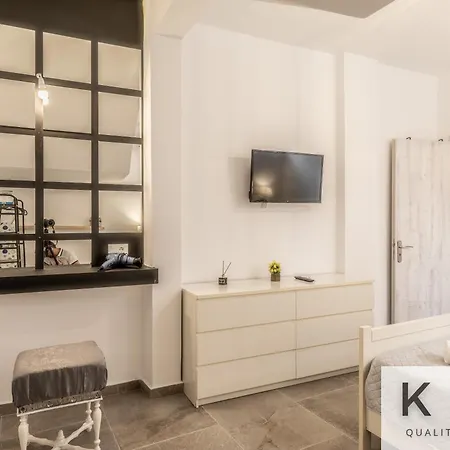 Casa Bianca And Giota's Central Apartment, Two Apartments! * Argostoli (Kefalonia)