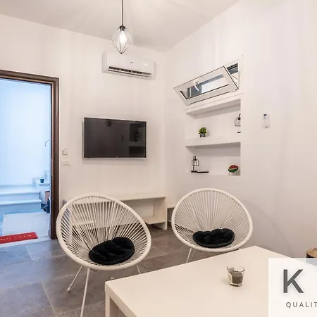 Casa Bianca And Giota's Central Apartment, Two Apartments! Lägenhet Argostoli (Kefalonia)
